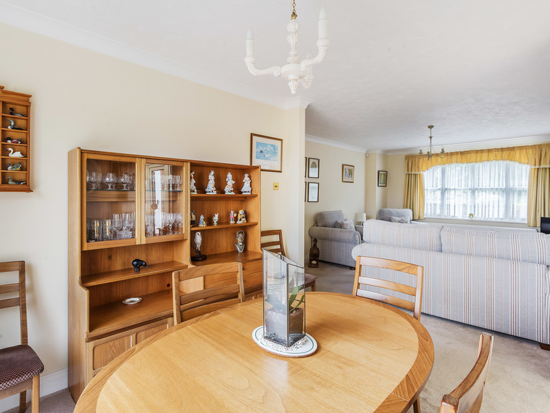 3 Bed Bungalow Detached For Sale in East Grinstead